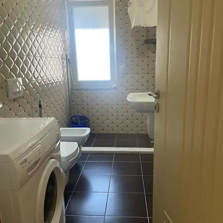 Edi House Apartman Velipoja